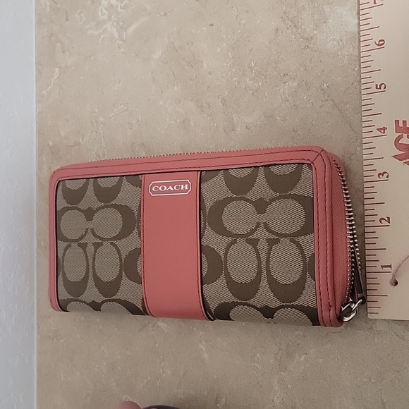 Wallet - Picture 9 of 11